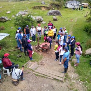 Escuela Campesina Agroecológica_ Principios de la agricultura, preparando nuestros abonos